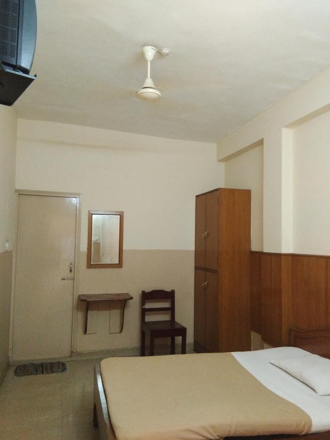 Veekay Tourist Home Bangalore Exterior foto